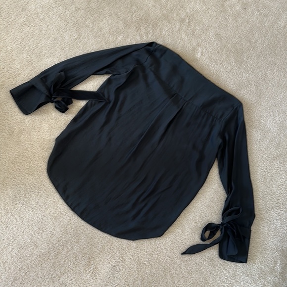 Super Cute Black Ellison Tab Collar Tie Cuff Shirt Size Medium - Picture 11 of 11